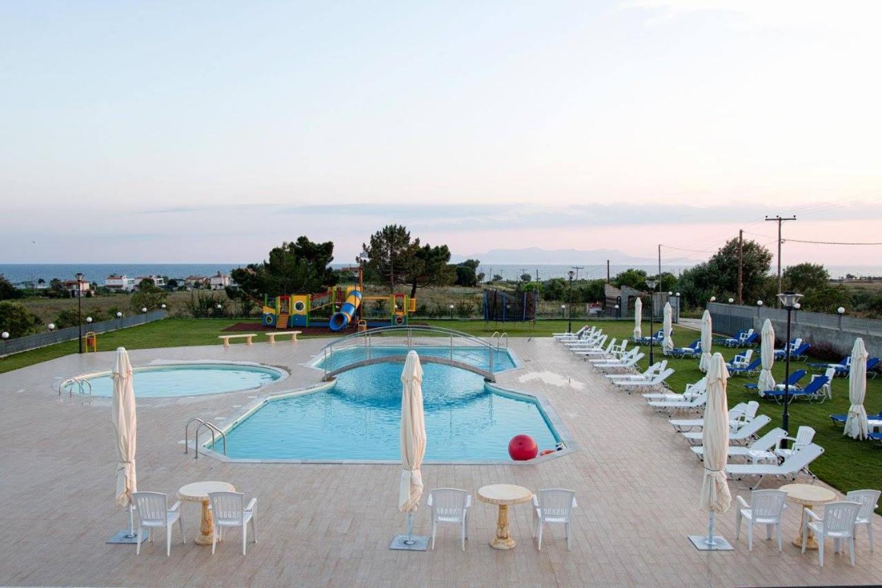 Vosporos Hotel Комотини Екстериор снимка