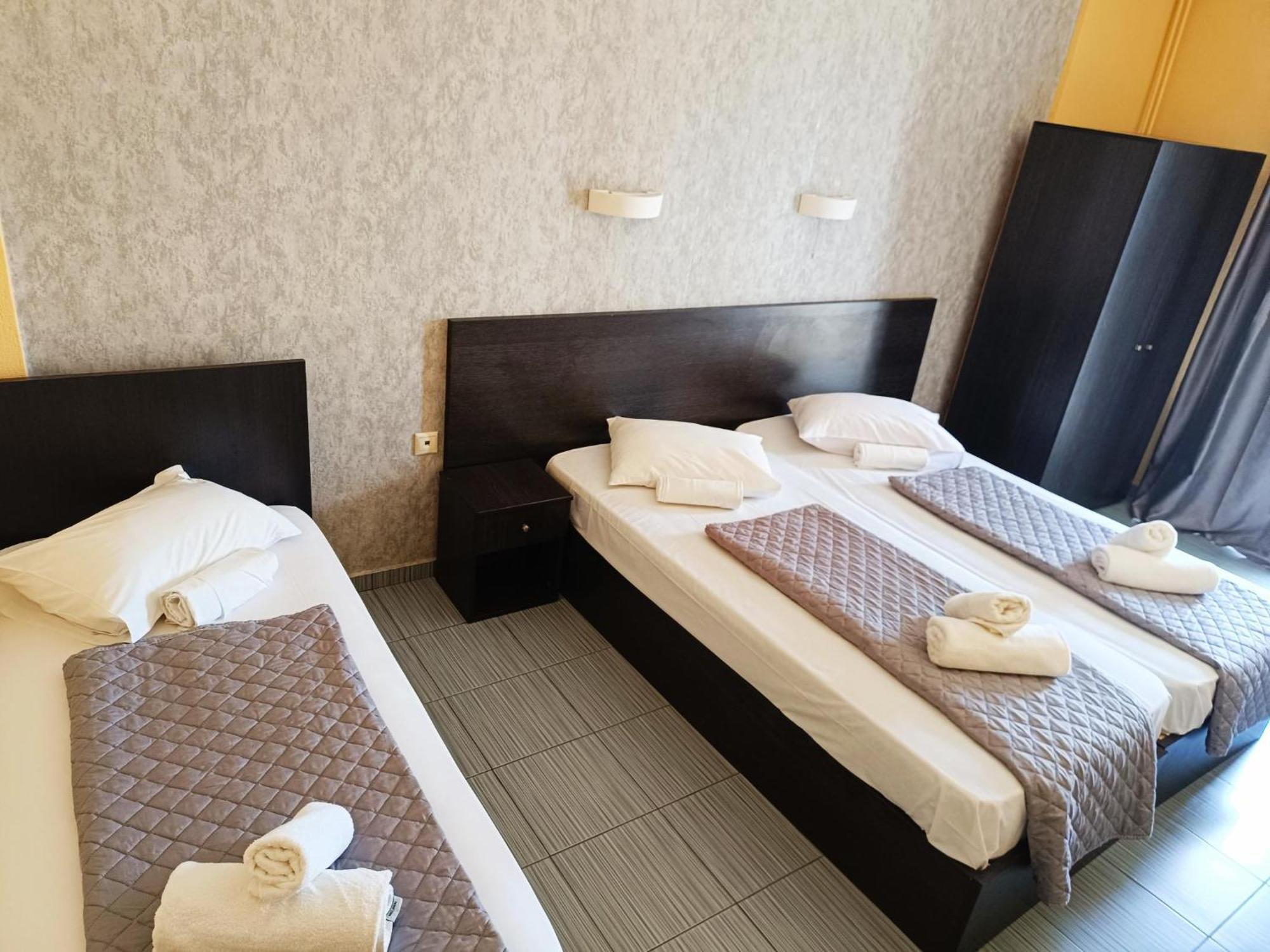 Vosporos Hotel Комотини Екстериор снимка